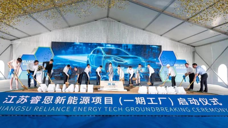四川成都工商业光伏公司靠谱？揭秘光伏系统选型关键点